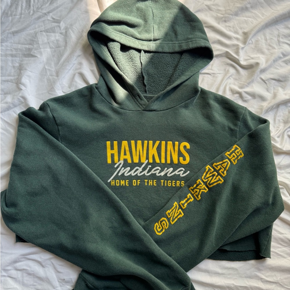 Paris Exclusive Stranger Things Hawkins Indiana Green Set